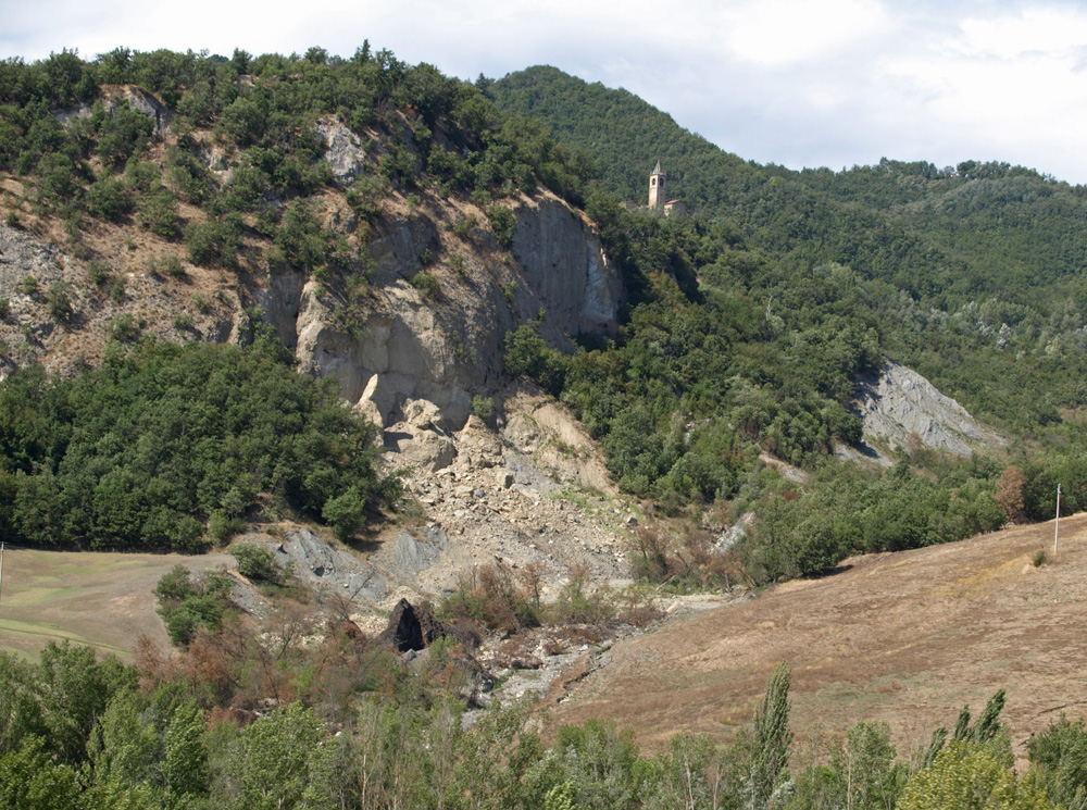 Monte Cavalloro dopo la frana del 2010 - Foto Archivio Servizio Geologico