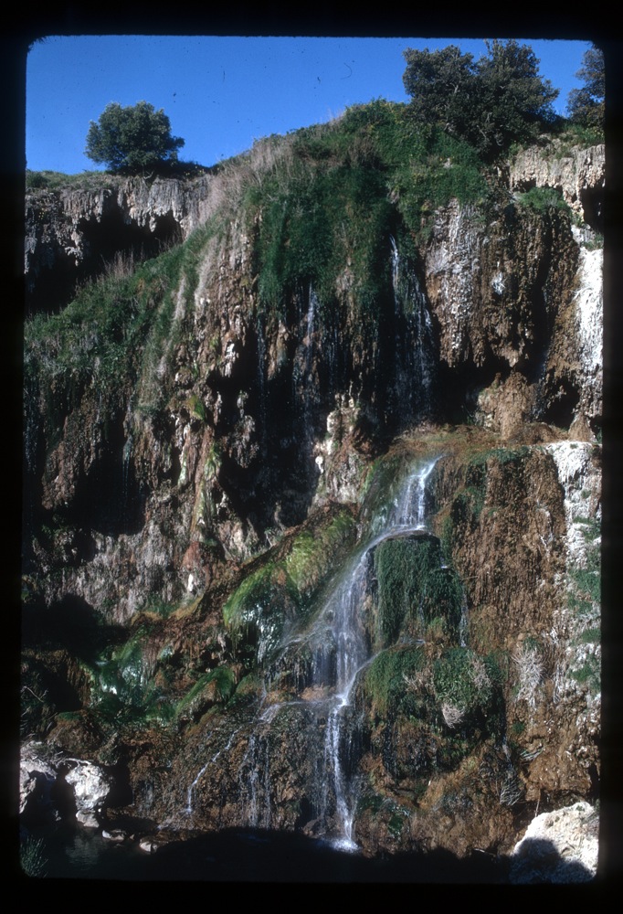 Sorgente pietrificante e grotta di Labante - Archivio fotografico Delfino Insolera, cortesia di Istituto per i beni artistici culturali e naturali E-R