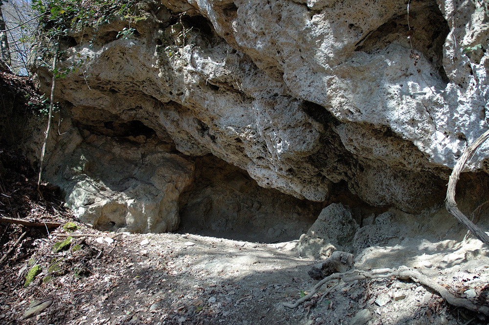 Grotta naturale - Foto Archivio Servizio Geologico