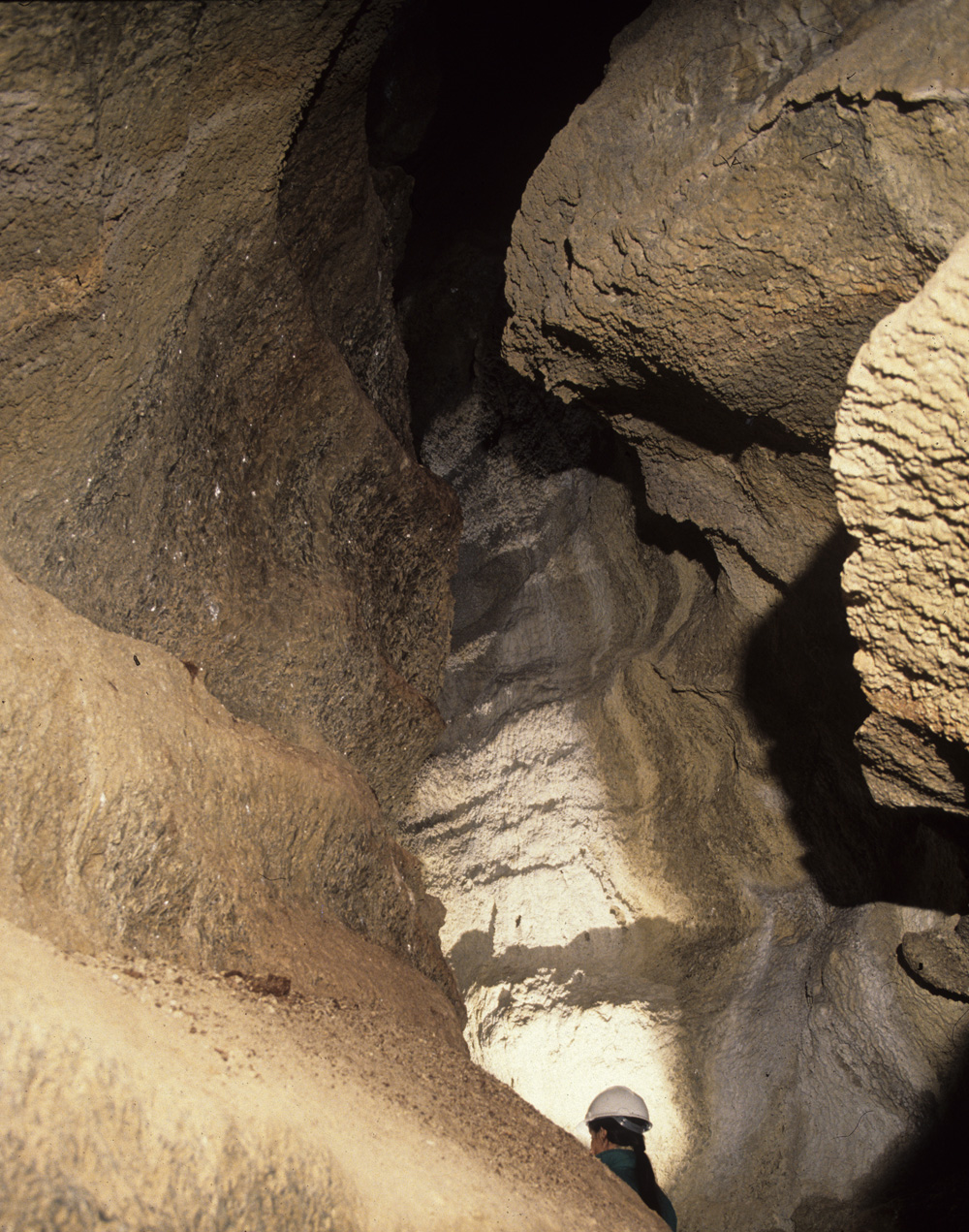 La grotta di Onferno - Foto Archivio Servizio Geologico