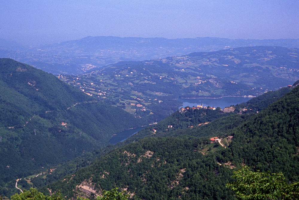 Lago di Suviana e valle del Torrente Limentra