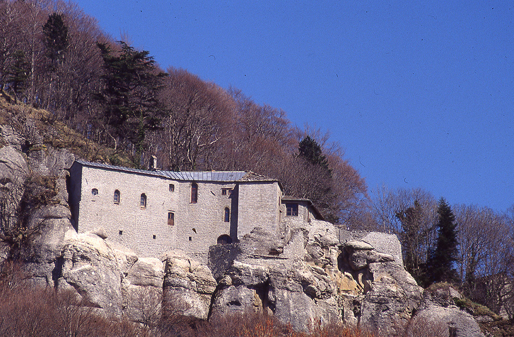 La Scogliera delle Stimmate ed il Santuario della Verna - Foto Archivio Servizio Geologico